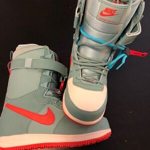 Nike Zoom Force 1 Vintage Women’s Snowboars Boots in light Teal and Orange